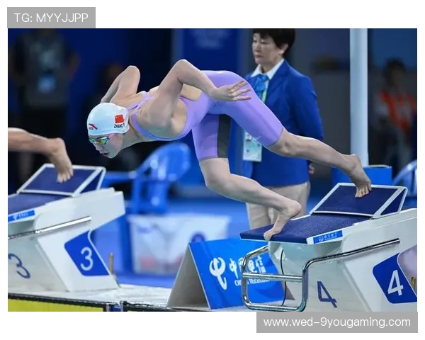 女子蝶泳组强化转身技术，训练效果逐步体现